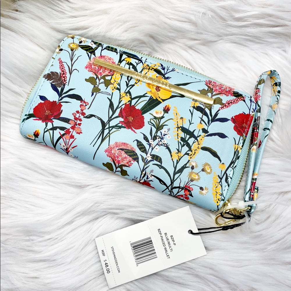 Steve Madden Blue Floral Wristlet Wallet NWT